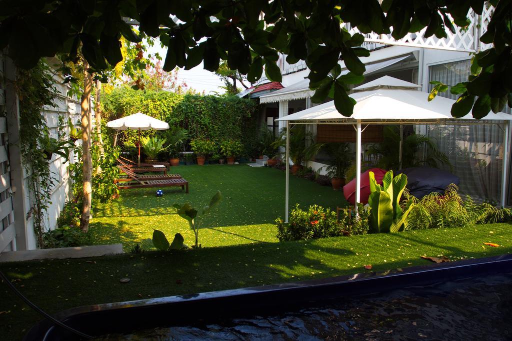 Barefeet Naturist Resort (Adults Only) Bangkok Buitenkant foto