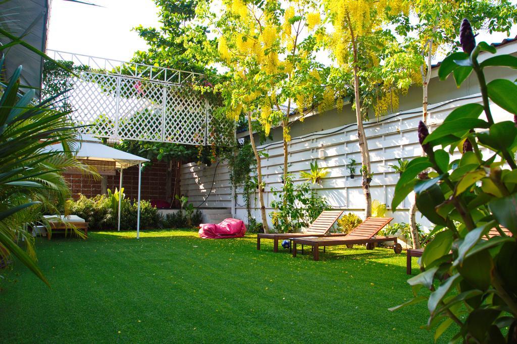 Barefeet Naturist Resort (Adults Only) Bangkok Buitenkant foto