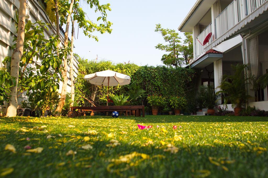 Barefeet Naturist Resort (Adults Only) Bangkok Buitenkant foto