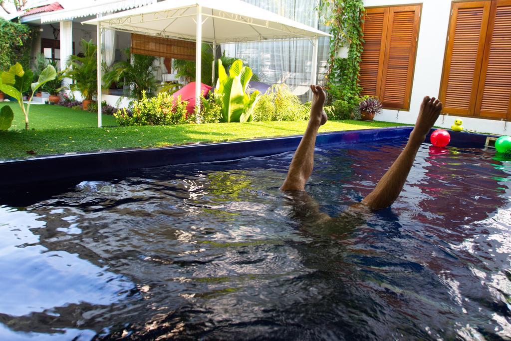 Barefeet Naturist Resort (Adults Only) Bangkok Buitenkant foto
