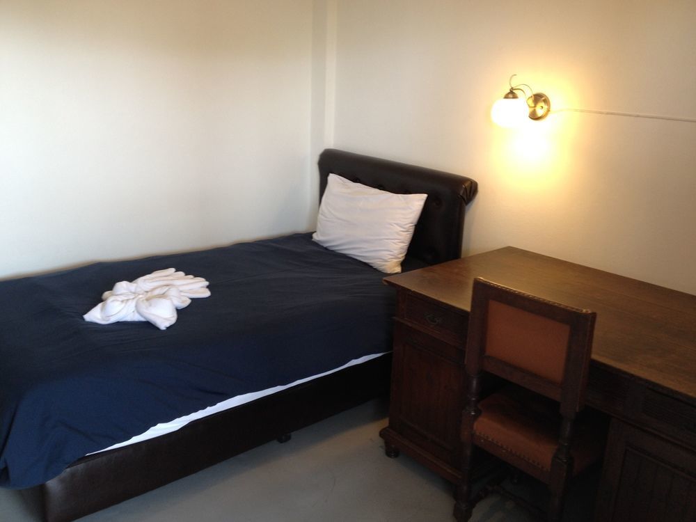Barefeet Naturist Resort (Adults Only) Bangkok Buitenkant foto
