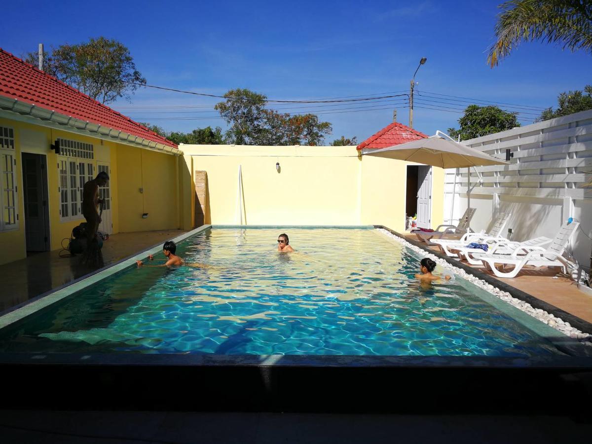 Barefeet Naturist Resort (Adults Only) Bangkok Buitenkant foto