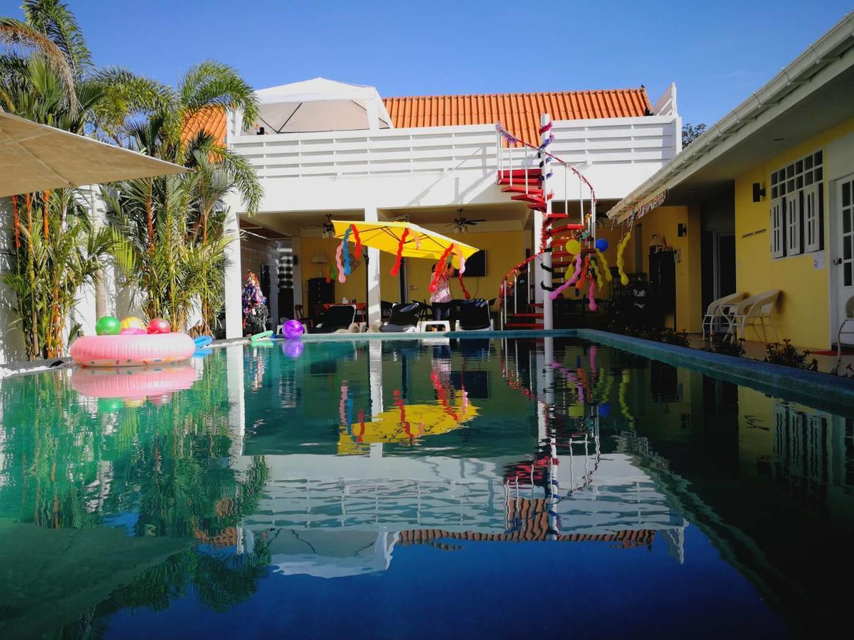 Barefeet Naturist Resort (Adults Only) Bangkok Buitenkant foto