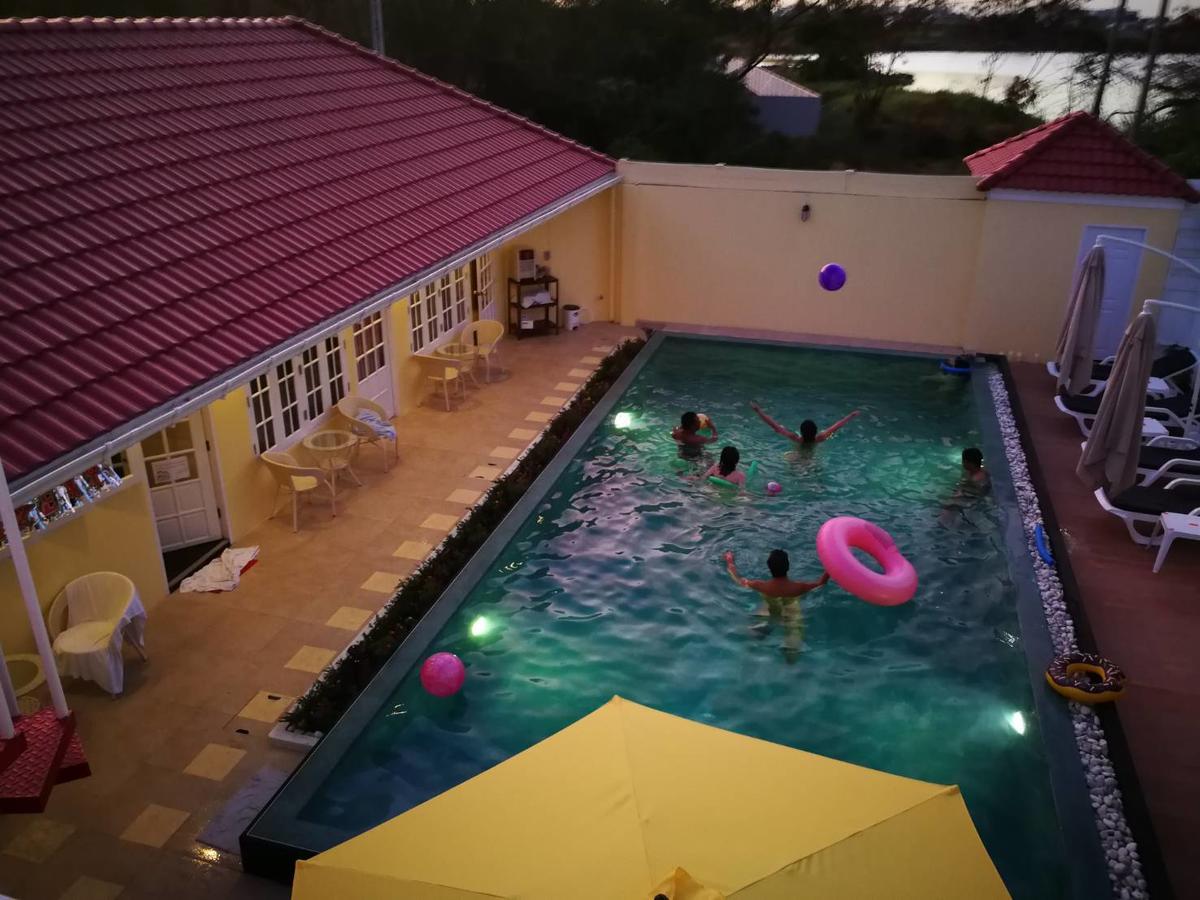 Barefeet Naturist Resort (Adults Only) Bangkok Buitenkant foto
